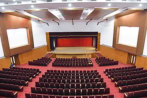 dhanvate rangamandir.