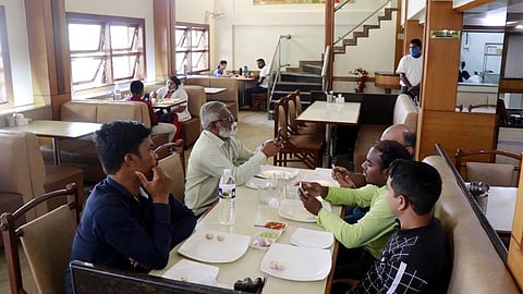 हॉटेल, रेस्टॉरंट सुरू; मात्र संकष्टीमुळे मांसाहार करणाऱ्यांचा हिरमोड