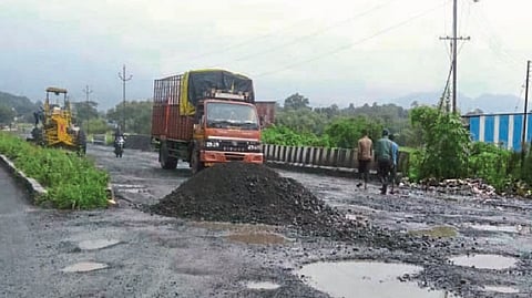 अहमदनगर : खड्डे बुजविण्याच्या नावाखाली कोट्यवधी उकळले