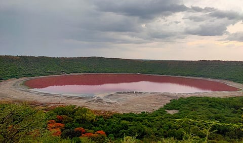 lonar lake 02.jpg