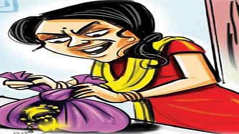 women of piggy bank with other women but she wanted rupees 25 lakh for other women in kolhapur