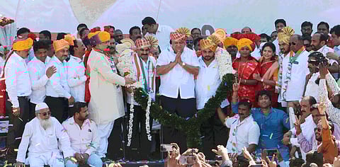 new ministers welcome ceremony in kolhapur.gif