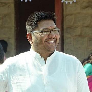 Minister Prajakt Tanpure criticizes Nilesh Rane