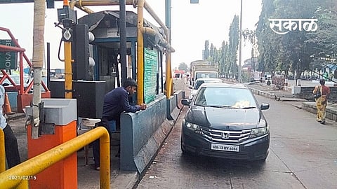 fastag on Hattargi toll plaza double toll vehicle marathi news