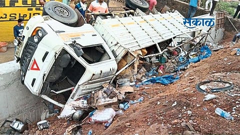 accident 9 injured janvali kankavli sindhudurg