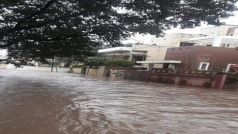 sangli  flood information  total of 71 roads including 12 state highways and 59 major district roads closed