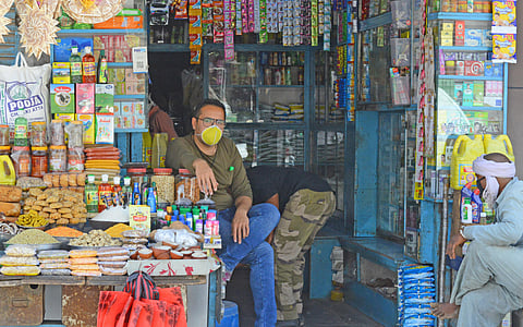 फक्त जीवनाश्‍यकच वस्तूंची दुकाने सुरू राहणार : जिल्हाधिकारी डॉ. ढाकणे 