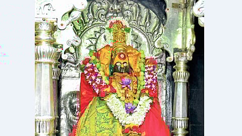 "आई राजा उदो'च्या घोषात तुळजापूरमध्ये घटस्थापना 