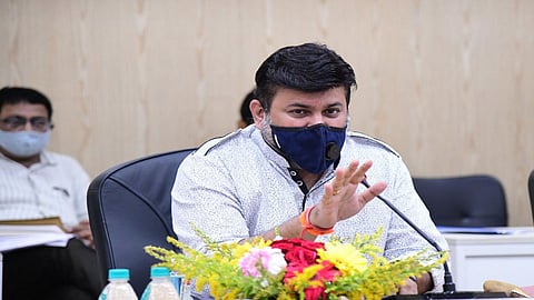 निष्ठावंतांना न्याय, गद्दारांना धडा शिकवू : मंत्री सामंत साताऱ्यात गरजले