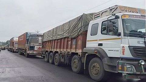 vashishti river bridge temporarily closed caused heavy rain in ratnagiri