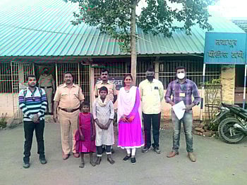 child parents' umbrella
