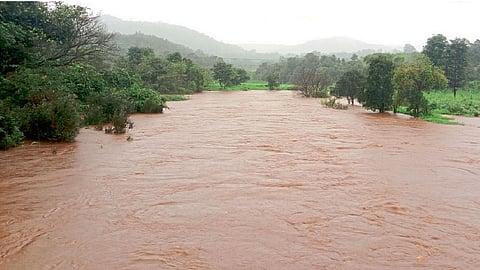 तळकोकणला पावसाने झोडपले