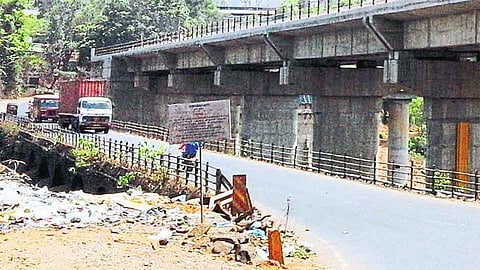 जगबुडी नदीवरील जुन्या पुलावरून वाहतूक अखेर बंद 