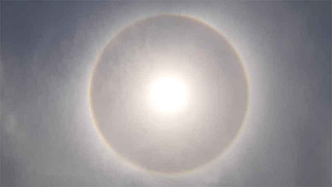 सूर्याभोवती पडले खळे (व्हिडिओ)