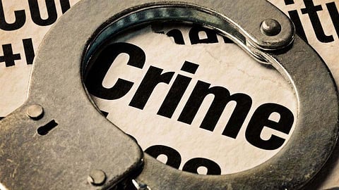 टोळक्याकडून आधी तरुणाला मारहाण, मन नंतर त्याच्या कुटुंबीयांनाच...