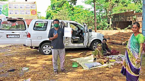 Gujarati Family stuck In Sindhudurg Due To Ban In Goa