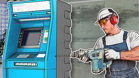 एटीएम मशीन फोडण्यासाठी आले अन् ग्रामस्थांच्या तावडीत सापडले