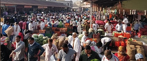 A foolish market in Ahmednagar