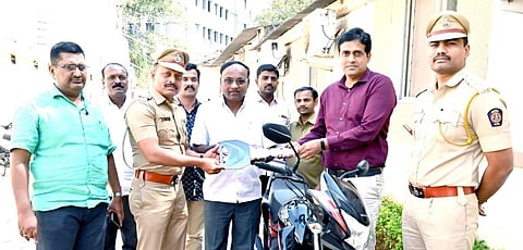 Bank gift to police