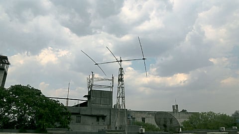 संचेती पुल - शहरात गुरुवारी ढगांची दाटी झाली होती.