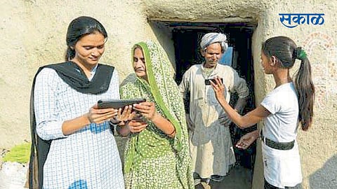 देशातील शेतकरी महिला डिजिटल साधनांचा वापर सहजपणे करत आहेत.