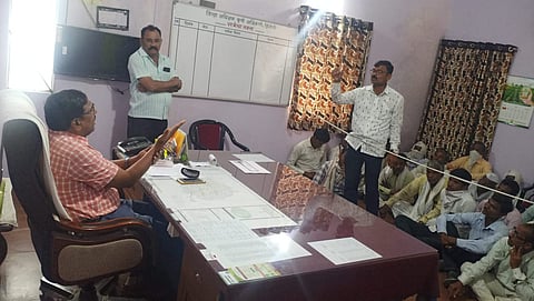 Farmers in Hingoli district have agitated in the office of the district agriculture superintendent to provide crop insurance to the deprived farmers.jpg