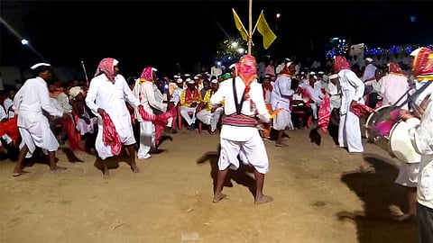 माणदेशातील लोकनृत्य "गजीढोल' लुप्त होऊ नये! 