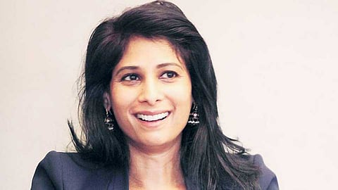 ...ती जगाते उद्धारी - गीता गोपीनाथ (नाममुद्रा)