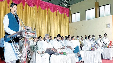 केंद्राच्या चुकीच्या धोरणामुळे महाराष्ट्राचे हाेतेय नुकसान : पृथ्वीराज चव्हाण