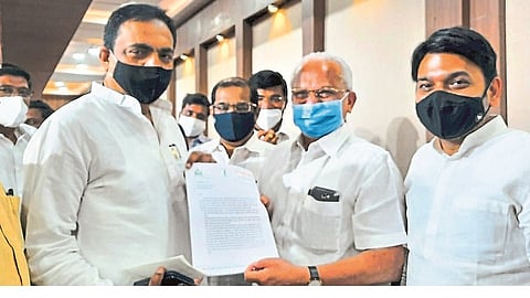 Think of public sentiment; Make a golden decision