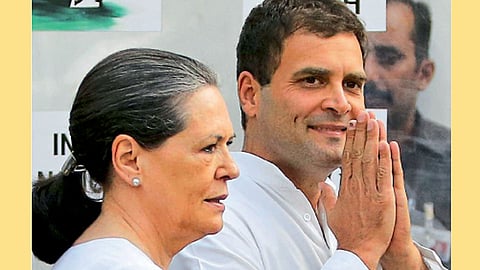 सोनिया गांधी आणि राहुल गांधी.