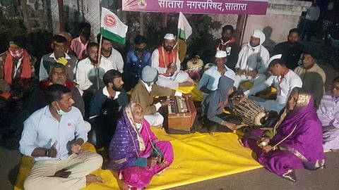 'स्वाभिमानी' च्या भजन, कीर्तनाचे स्वर रात्रभर प्रशासनाच्या कानावर