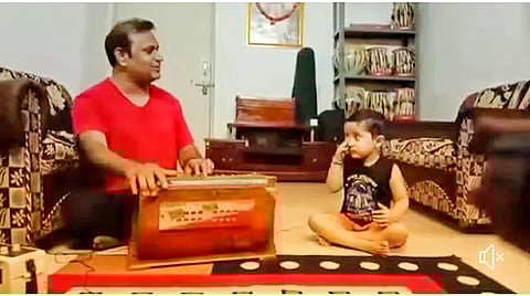 In love with Bollywood Dhawalpuri singer