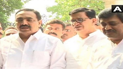 ब्रेकिंग ! अनिल देसाई बाळासाहेब थोरातांच्या भेटीला, काँग्रेसचं नाराजीनाट्य दूर होणार?