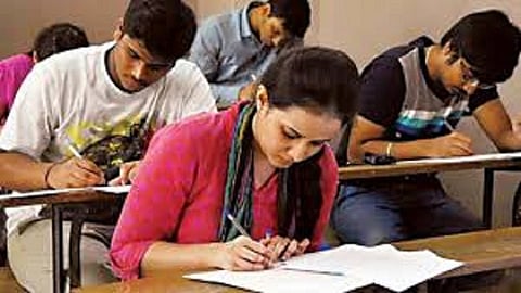 पदवीची अंतिम वर्षाची परीक्षा रद्द? विद्यापीठ अनुदान आयोग घेणार लवकरच निर्णय
