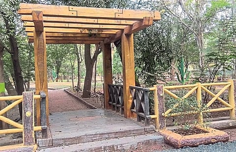 "Mini train" in Amrai violates government order; strike on transfer agreement