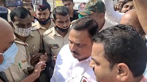Minister of State for Health Rajesh Patil Yadravkar detained at Kognoli toll plaza