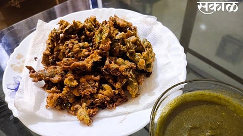 the recipe of pakoda of rice easy steps in kolhapur