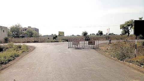 border barricades.jpeg