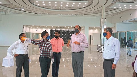 The work of the hall is in the final stages at metro stattion