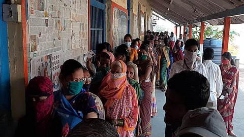 election start in kolhapur district various parts in voters crowd for election