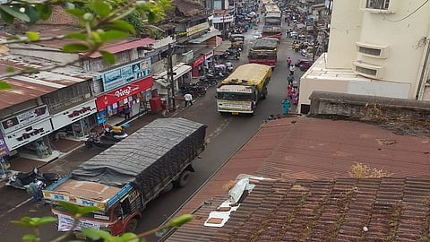 vehicle round for concession for electricity bill in kolhapur kruti committee