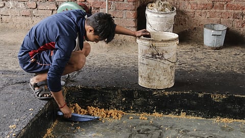 Untimely rains hit homes in kolhapur