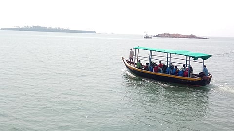 sea route of sindhudurg fort start from yesterday by boat is beneficial for tourists also in sindhudurg