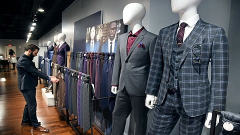 लग्न समारंभात हवेत महागडे कपडे! आता चिंता सोडा... 