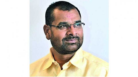 दुधातले काळे बोके शोधणार  - सदाभाऊ खोत