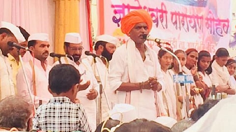 काल्याचे कीर्तन करताना निवृत्ती महाराज इंदुरीकर