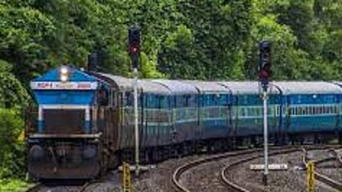 the konkan people select konkan train for return to mumbai from ratnagiri