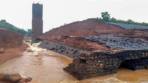 MP Vinayak Raut Decision for kokan tivare dam but Citizens demand that Tiwari dam should be made of concrete instead of soil