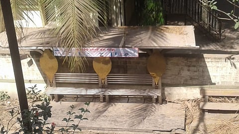kothrud-samrt-bus-stop.jpg